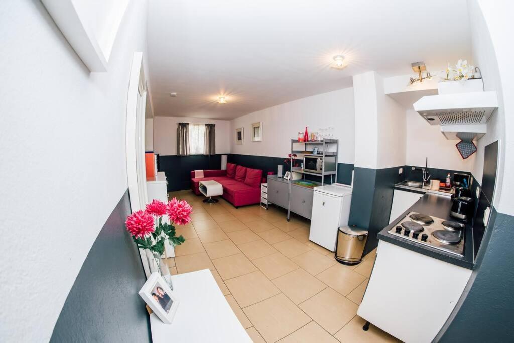 Sunny Apartment At Rostock - Pink 外观 照片