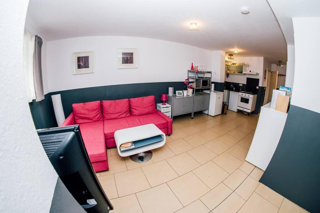Sunny Apartment At Rostock - Pink 外观 照片